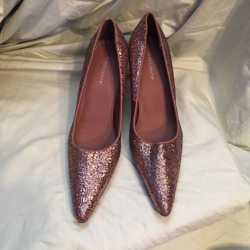 Gorgeous blush pink glitter high heels pumps